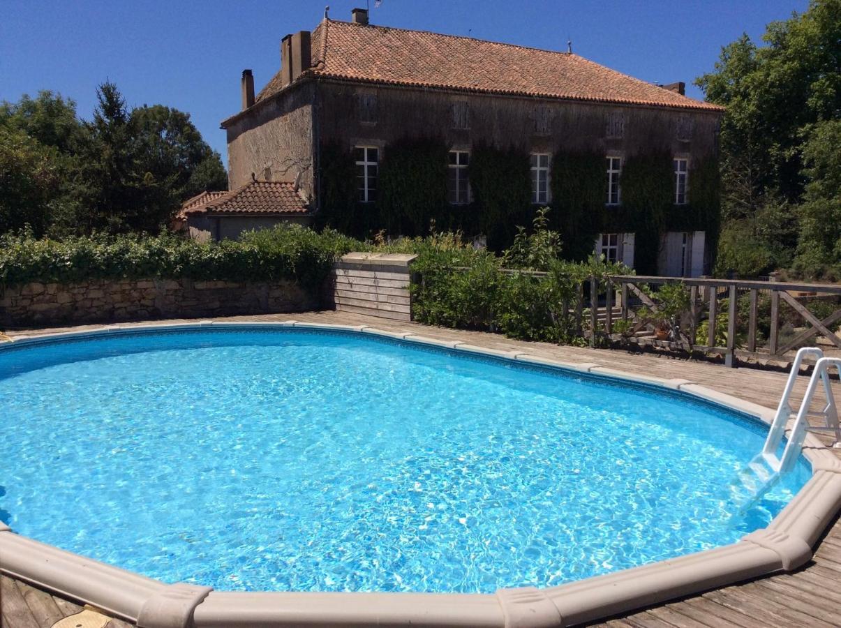 The Gatehouse At The Old Forge Villa Feuillade Exterior photo